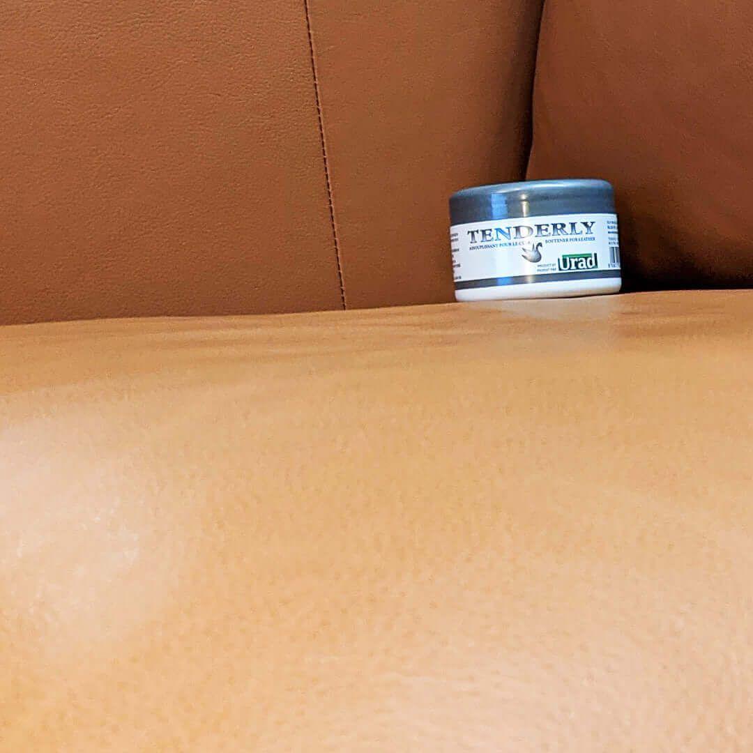 Tenderly leather cream is a natural leather cream that can effectively soften a leather couch that has become stiff or uncomfortable. By applying this cream for leather and massaging it gently into the leather, you can restore the couch's natural texture and make it more comfortable to sit on.